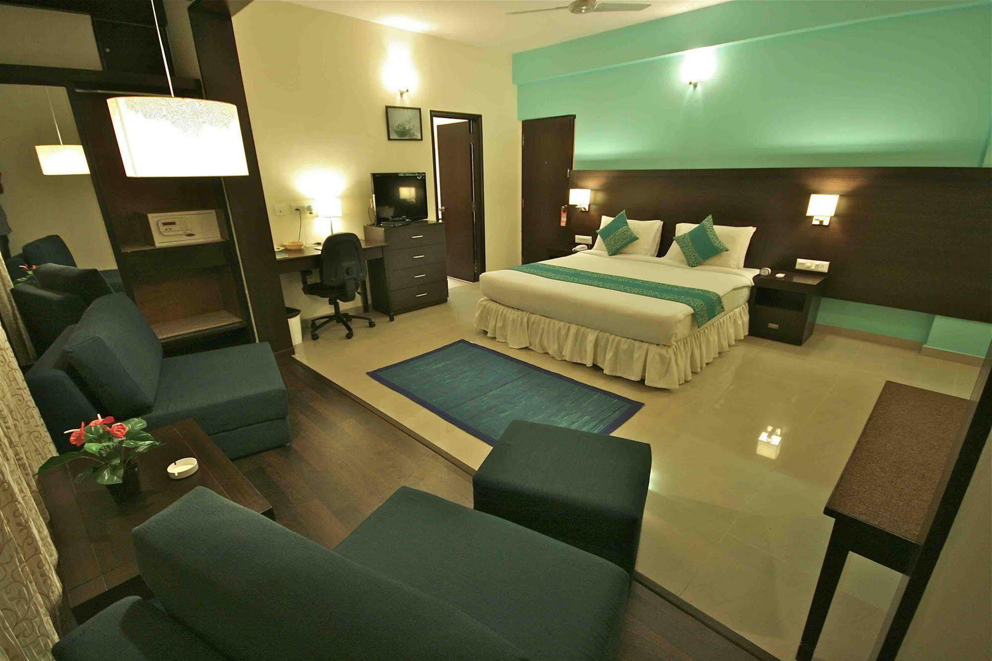 Treebo Trend Sterling Suites Inn Bangalore Buitenkant foto