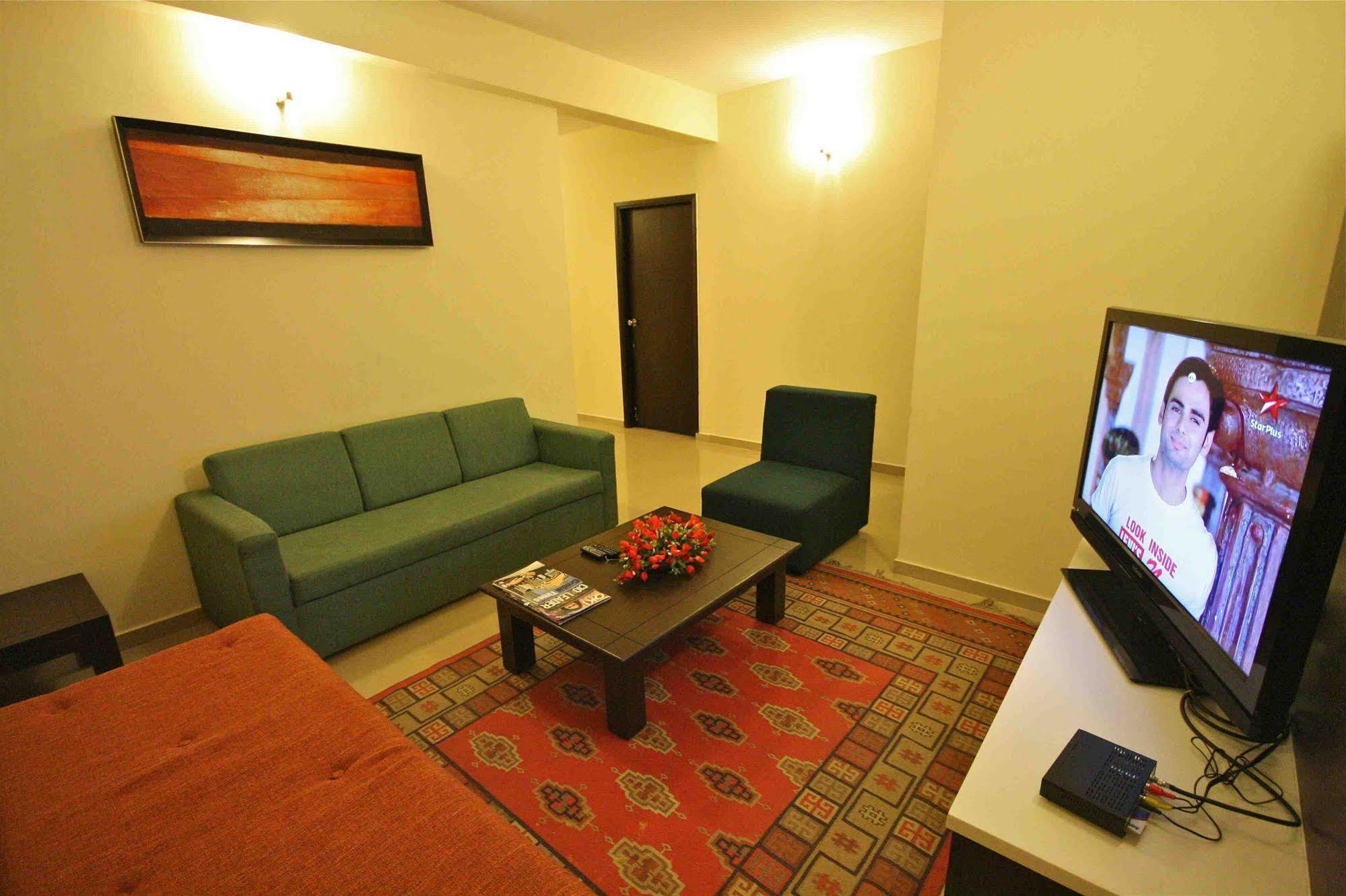 Treebo Trend Sterling Suites Inn Bangalore Buitenkant foto