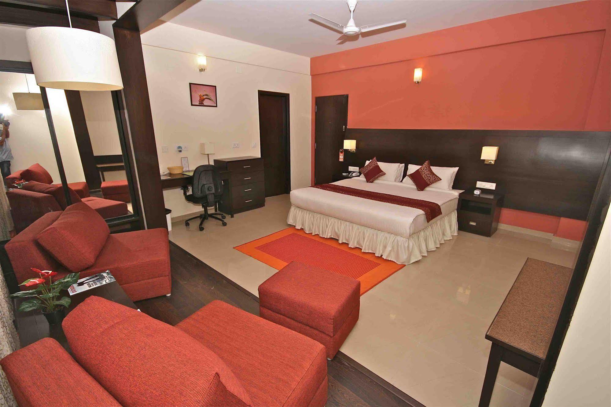 Treebo Trend Sterling Suites Inn Bangalore Buitenkant foto