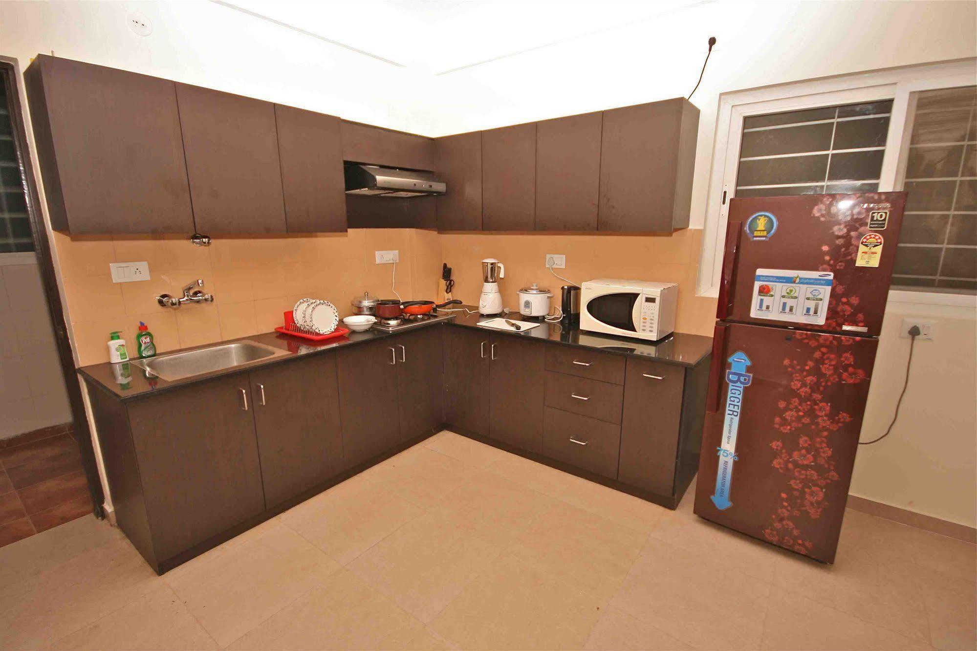 Treebo Trend Sterling Suites Inn Bangalore Buitenkant foto