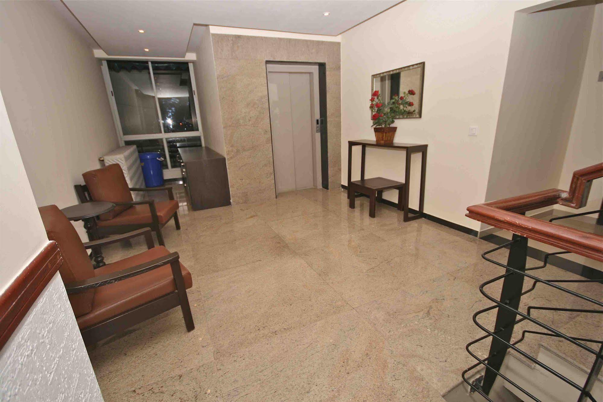 Treebo Trend Sterling Suites Inn Bangalore Buitenkant foto