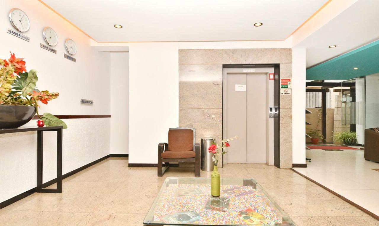 Treebo Trend Sterling Suites Inn Bangalore Buitenkant foto